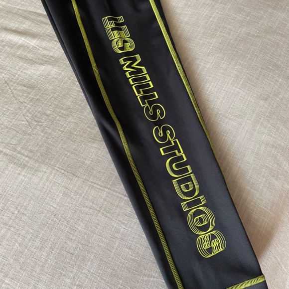 LesMills-Reebok Leggings - Picture 3 of 5